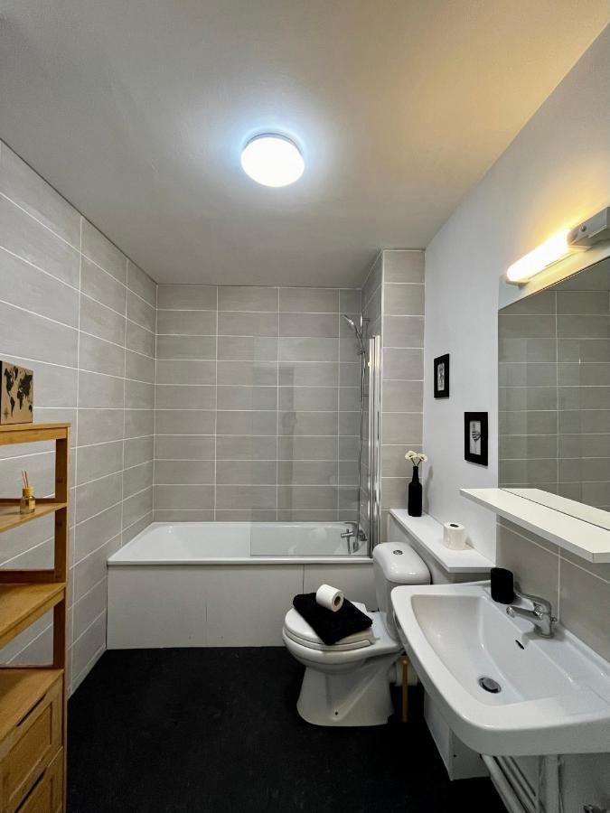 Superbe Appartement Confortable, Proche Centre Ville Rennes Luaran gambar