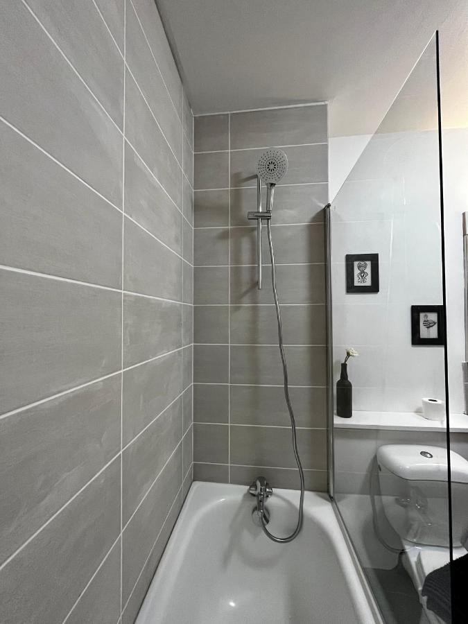 Superbe Appartement Confortable, Proche Centre Ville Rennes Luaran gambar